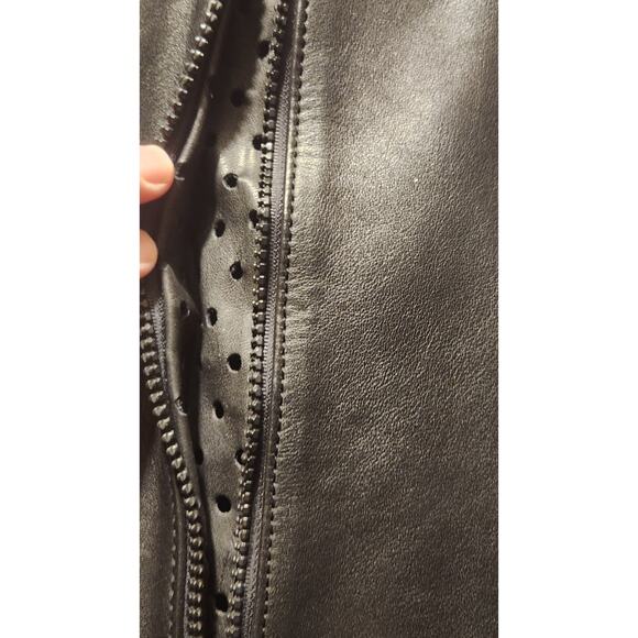 First Gear Women's Black Leather Biker Jacket Sz Lg Lot of Pockets Venting - Picture 8 of 14